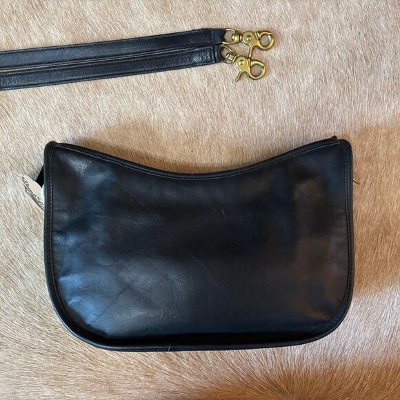 Vintage Coach Swinger - Picture 2 of 11